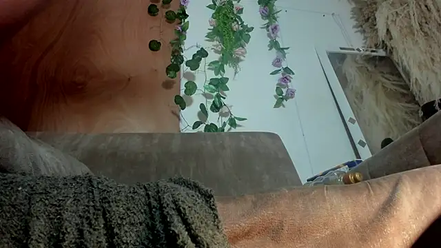 adhara_hotter live sex cam