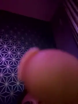 blueeyedcurlybrunette's cam snapshot