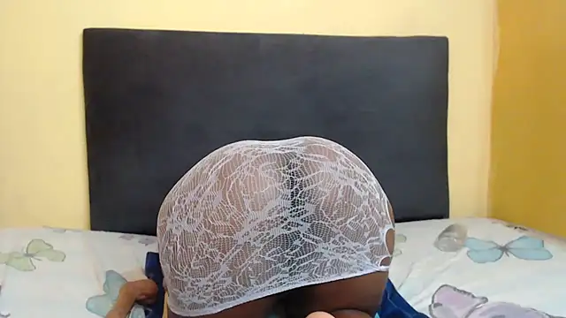 ChubbyBitch26's cam snapshot