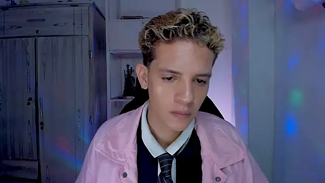 tylernova's cam snapshot