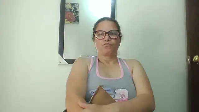 latinamaster's cam snapshot