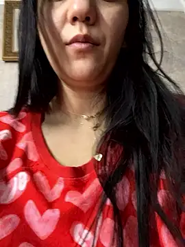 PrincessYYara live sex cam