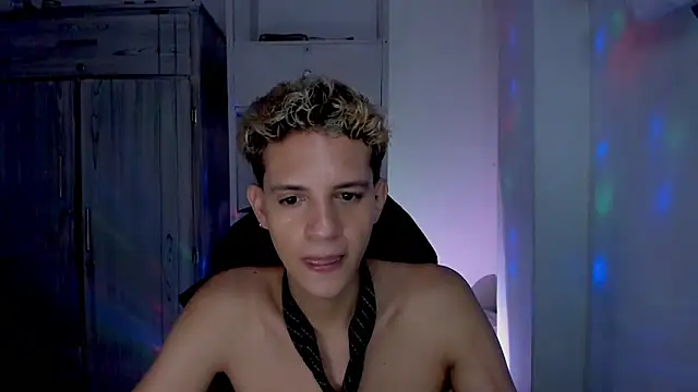 tylernova live sex cam