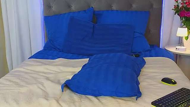 Ariana_Petite live sex cam