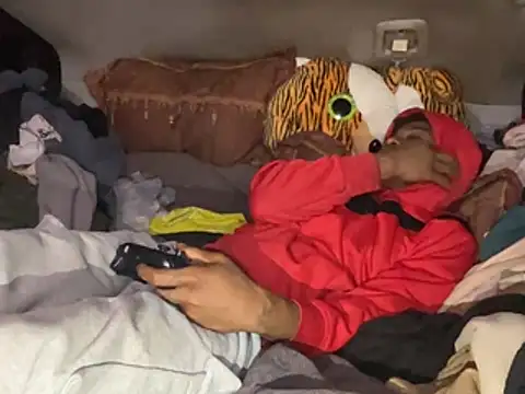 SlimeCrownzOut5 live sex cam