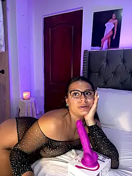 ema_zoe's cam snapshot