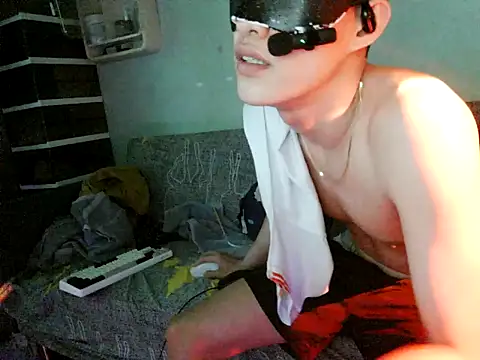boyhigh1997 live sex cam