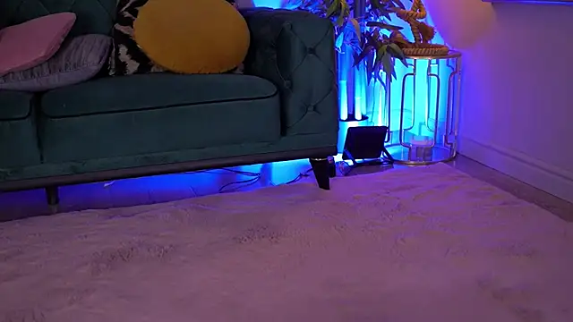 AlenaCapricious live sex cam