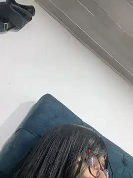 UAlyabaniat's cam snapshot