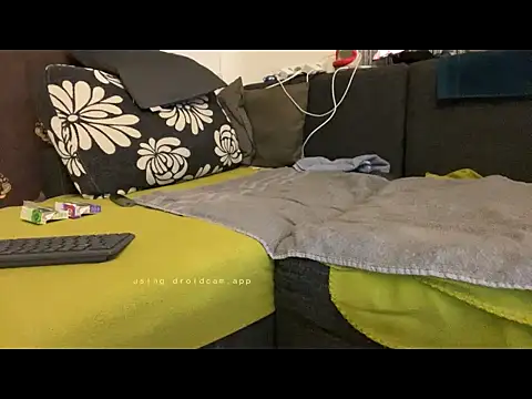 IncredibleGlaze78's cam snapshot