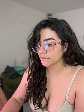 Lia_flowers's cam snapshot