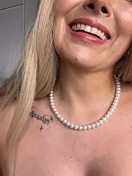 onebeauty's cam snapshot