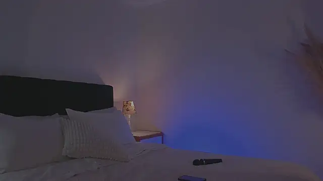 Lovinggirl_'s cam snapshot