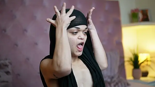 MaiaMini live sex cam