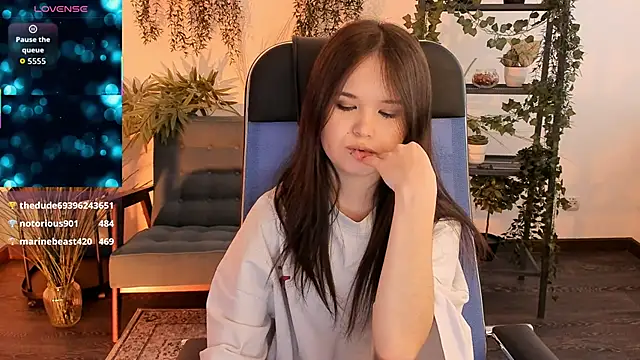 Elainebeness live sex cam