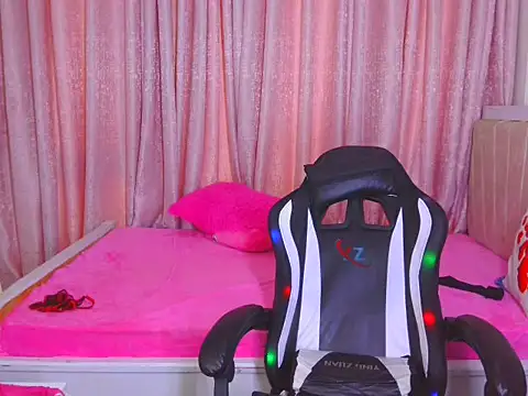 Pretty-shally's cam snapshot