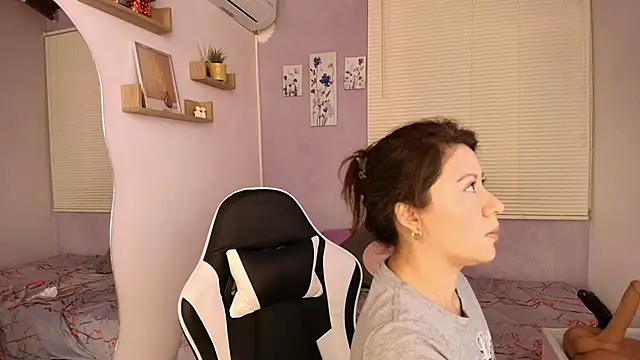 luna_desiree's cam snapshot