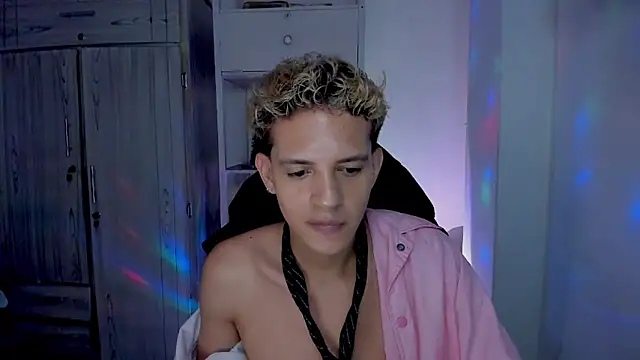 tylernova's cam snapshot