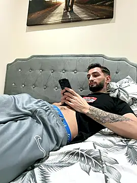 Juliann69Ramiro's cam snapshot