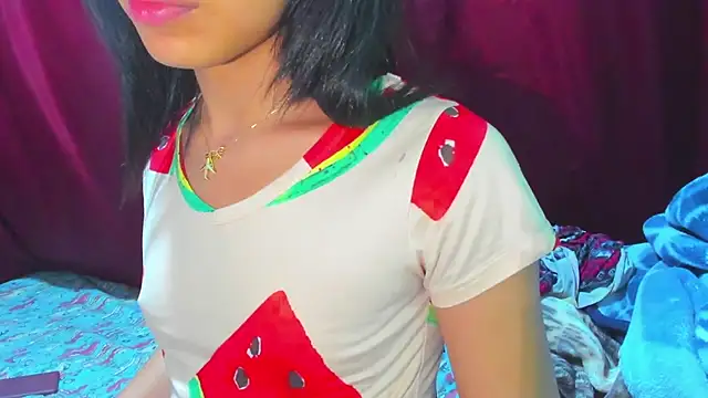 Queensoffie live sex cam