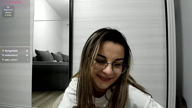 SweetViperr's cam snapshot