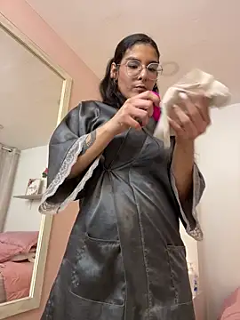 LauraRaider's cam snapshot