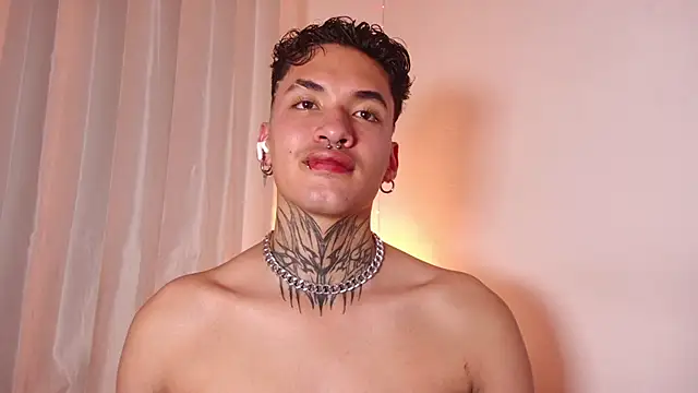 AlecBanne's cam snapshot