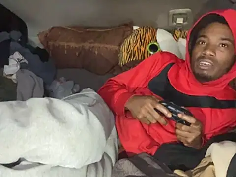 SlimeCrownzOut5 live sex cam