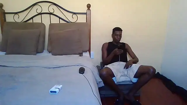 SmallGoodNutt's cam snapshot