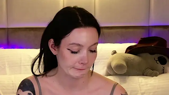 Goldy_Stark's cam snapshot