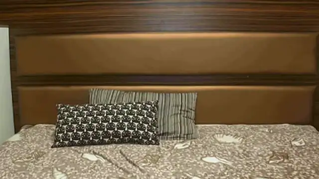 LucyBlondy's cam snapshot