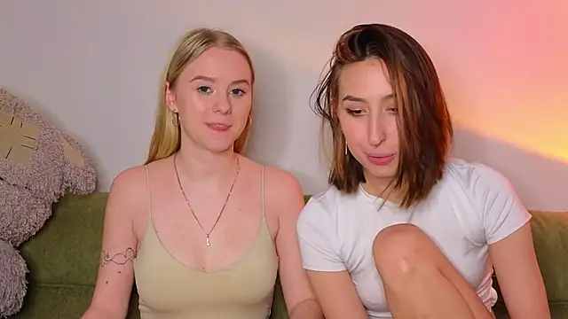 Mimipaws live sex cam