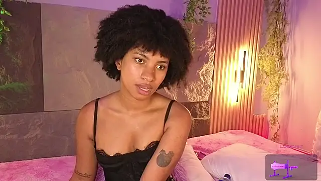 Lolalewis777's cam snapshot