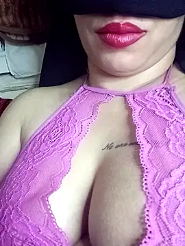 Zouzou_sexy's cam snapshot