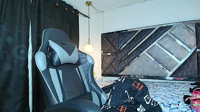 _julietta_'s cam snapshot