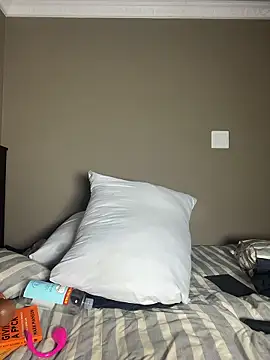 Moonzy77 live sex cam