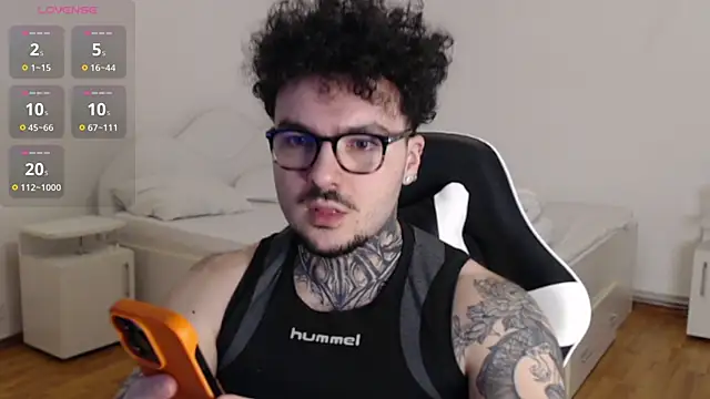 hyper_syren live sex cam