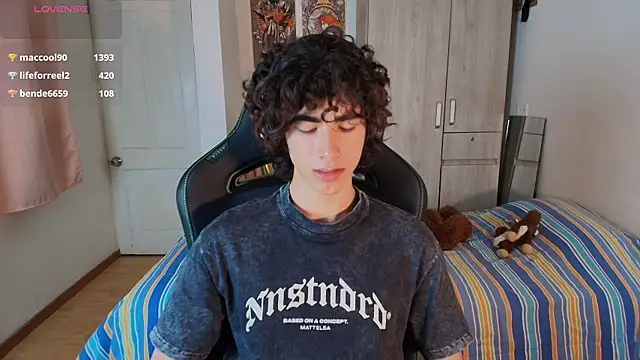 Nude_Boy18 live sex cam