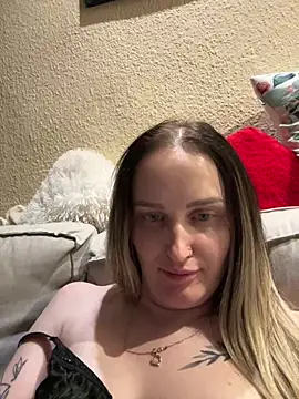 TomilaSi live sex cam