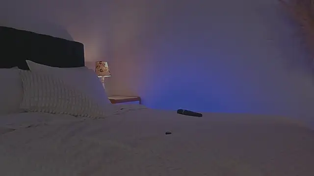 Lovinggirl_'s cam snapshot