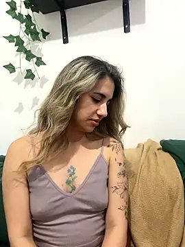 lushPeach's cam snapshot