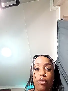 Queen-Chocolate's cam snapshot