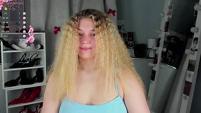 Rebecca_Kelly's cam snapshot