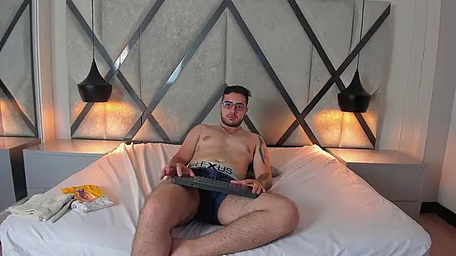 Ethan_Greys's cam snapshot