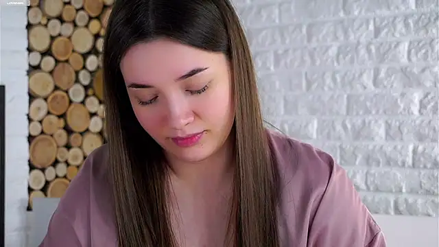 LowOncoming live sex cam