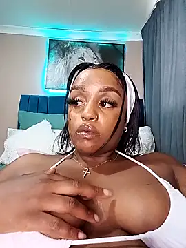 Queen-Chocolate's cam snapshot