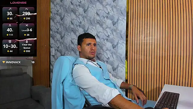 Hideintheoffice's cam snapshot