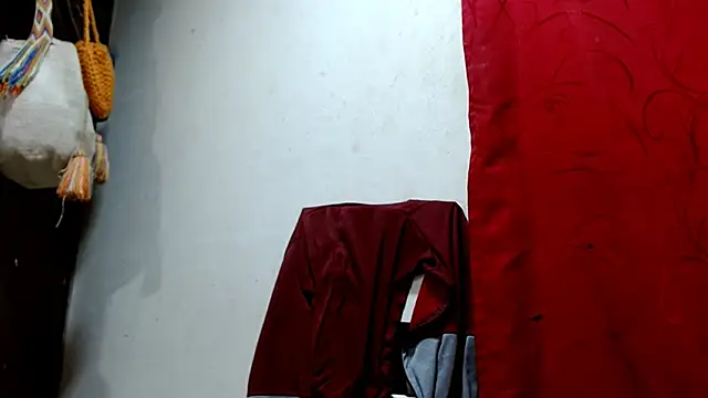 Calientes96's cam snapshot