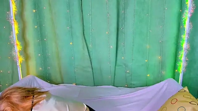 AlinaLovelyX's cam snapshot