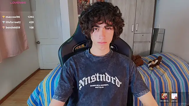 Nude_Boy18 live sex cam